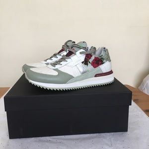 NWT Dolce&Gabbana Rose print sneakers